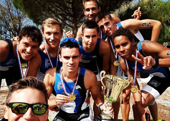 Les garçons Champions de France de D2
