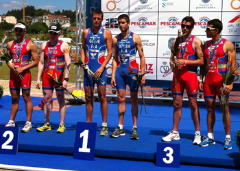 Arnaud et son guide Julien champions du monde de paraduathlon